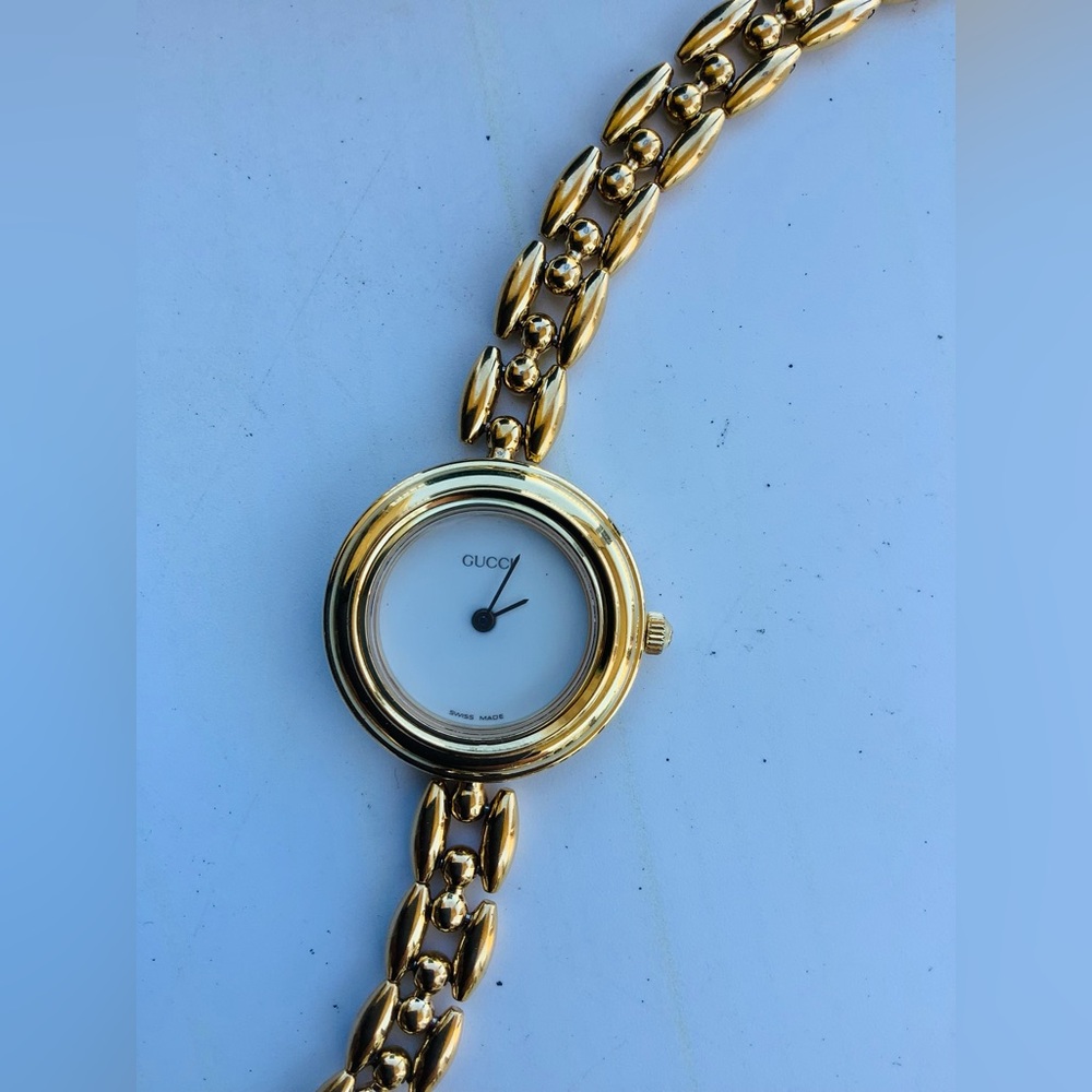 Gucci Gold Bracelet Watch with Interchangeable Colored Bezels🌺🌼🌸 - Picture 3 of 12